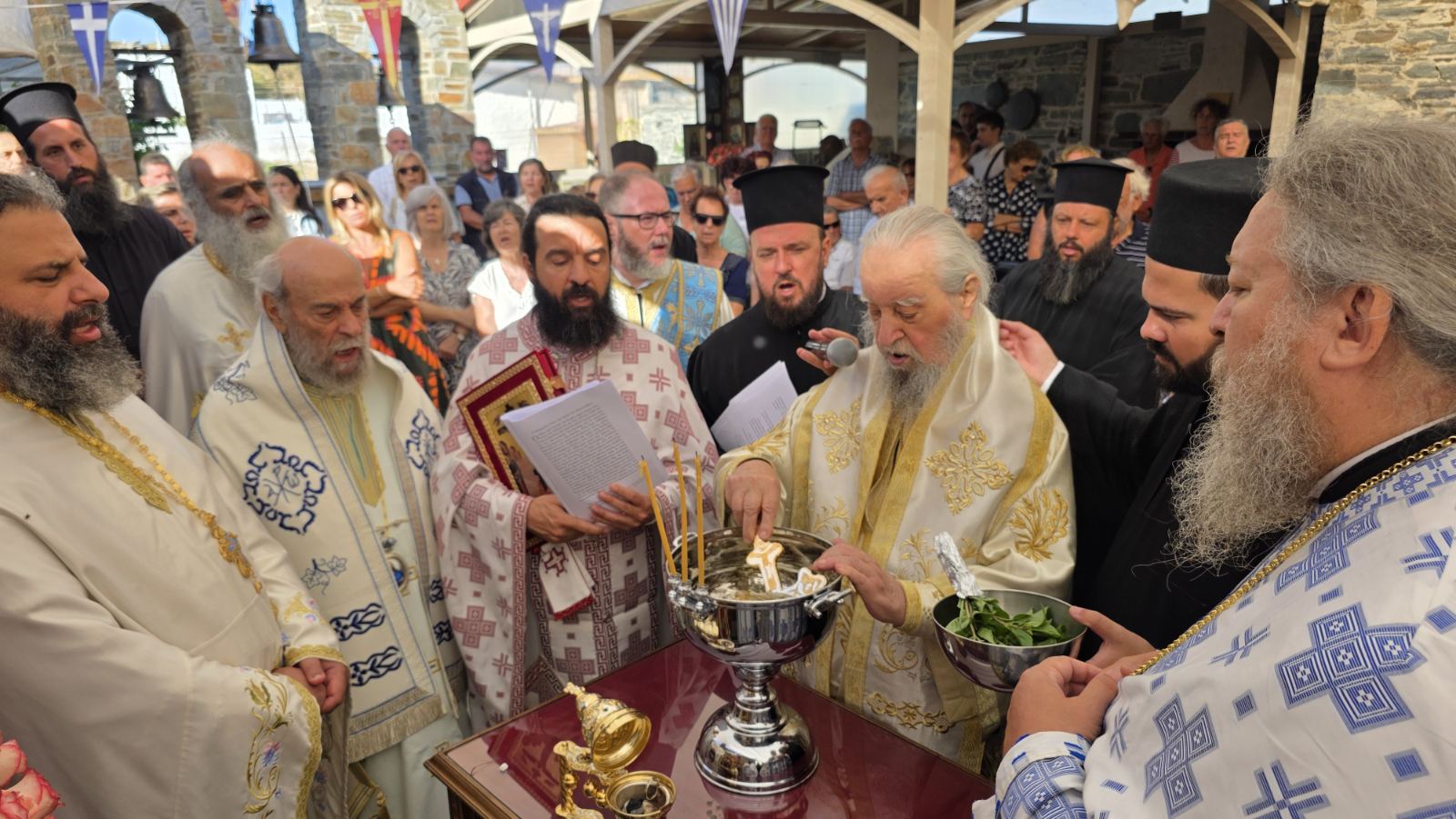 thiranixia-i.-parekklisiou-apo-ton Θυρανοίξια Ι. Παρεκκλησίου από τον Μητροπολίτη Καρυστίας