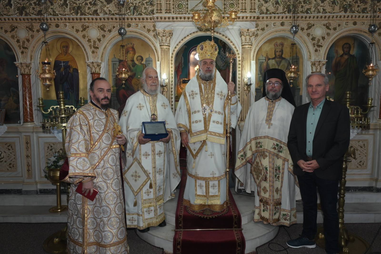timitiki-diakrisi-se-afipiretisanta-ierea
