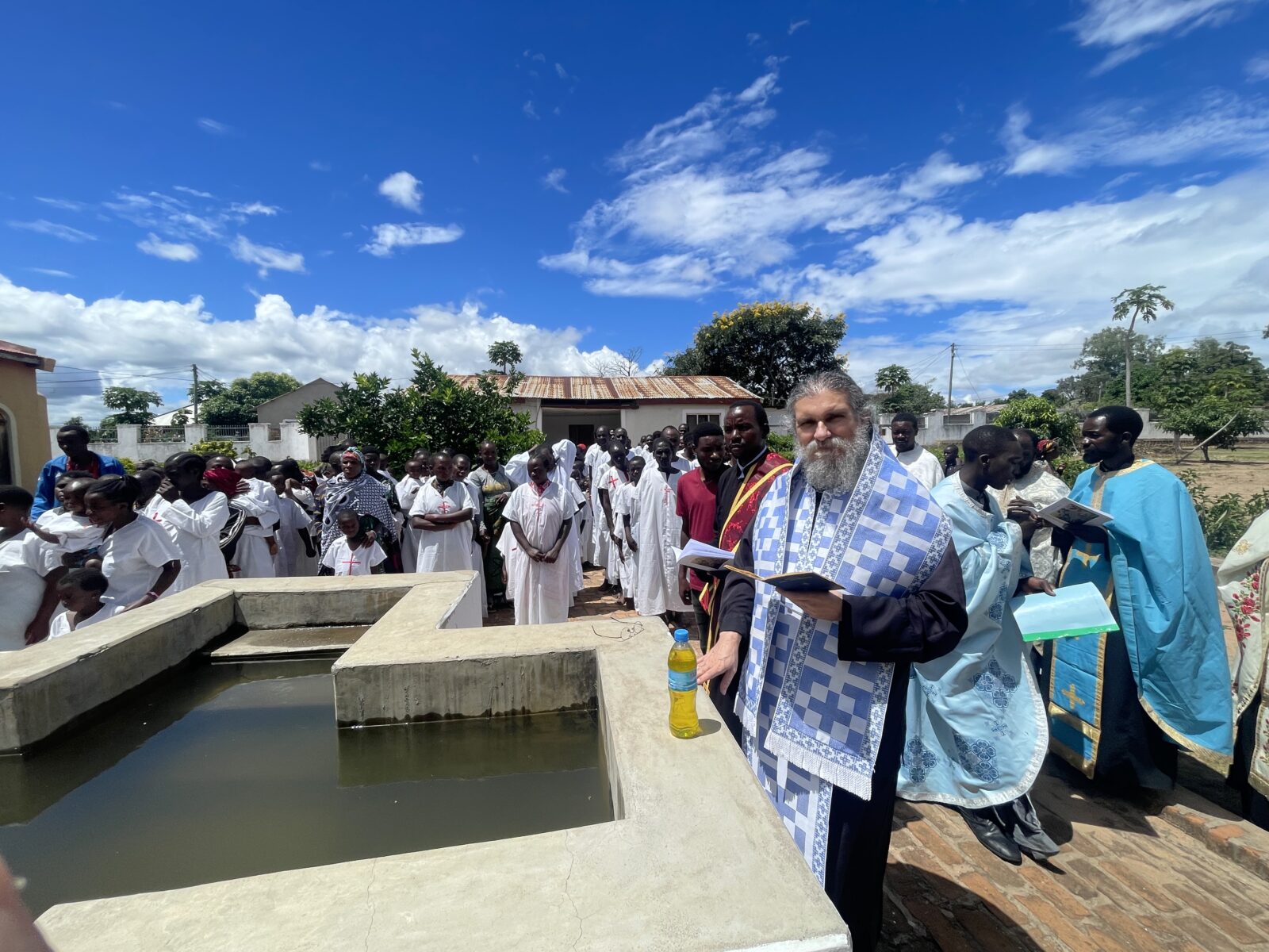 vaptisis-stin-tanzania