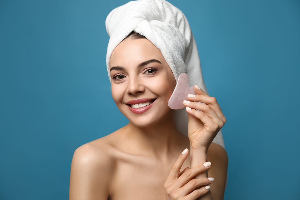 3-kinisis-masaz-arkoun-gia 3 κινήσεις μασάζ αρκούν για τονώσετε τα μαλλιά σας