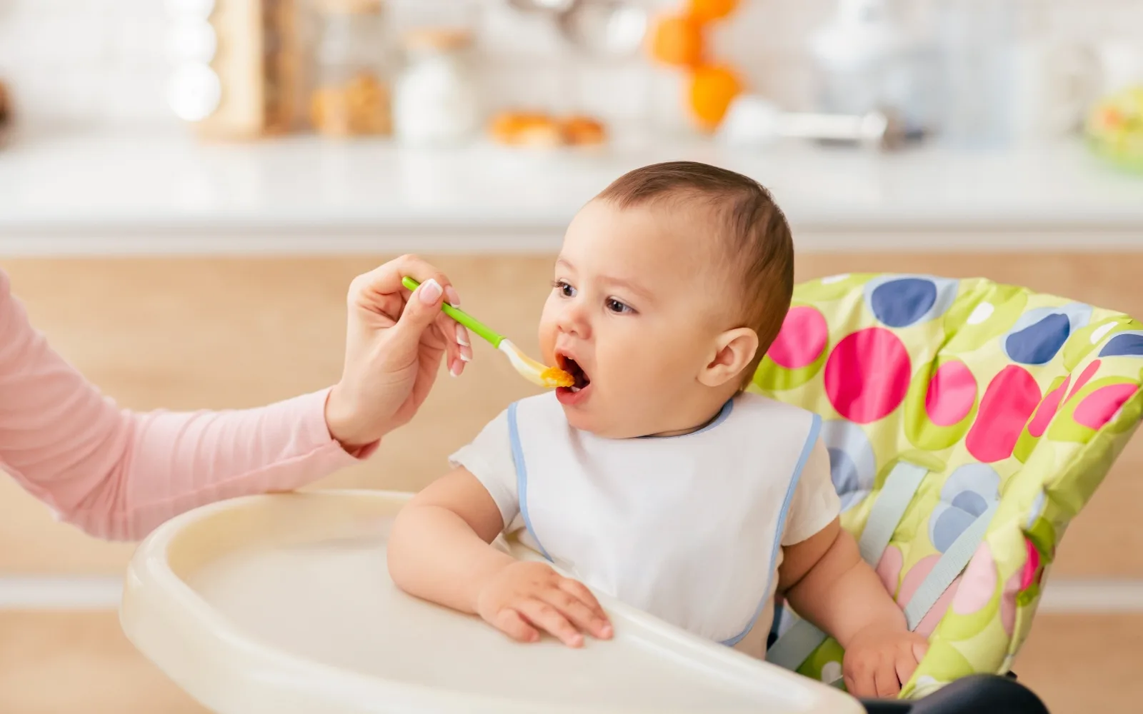 Baby led weaning: Όσα πρέπει να προσέχουν οι γονείς σύμφωνα με την παιδίατρο