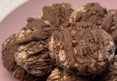 boukitses-me-giaourti-ke-sokolata