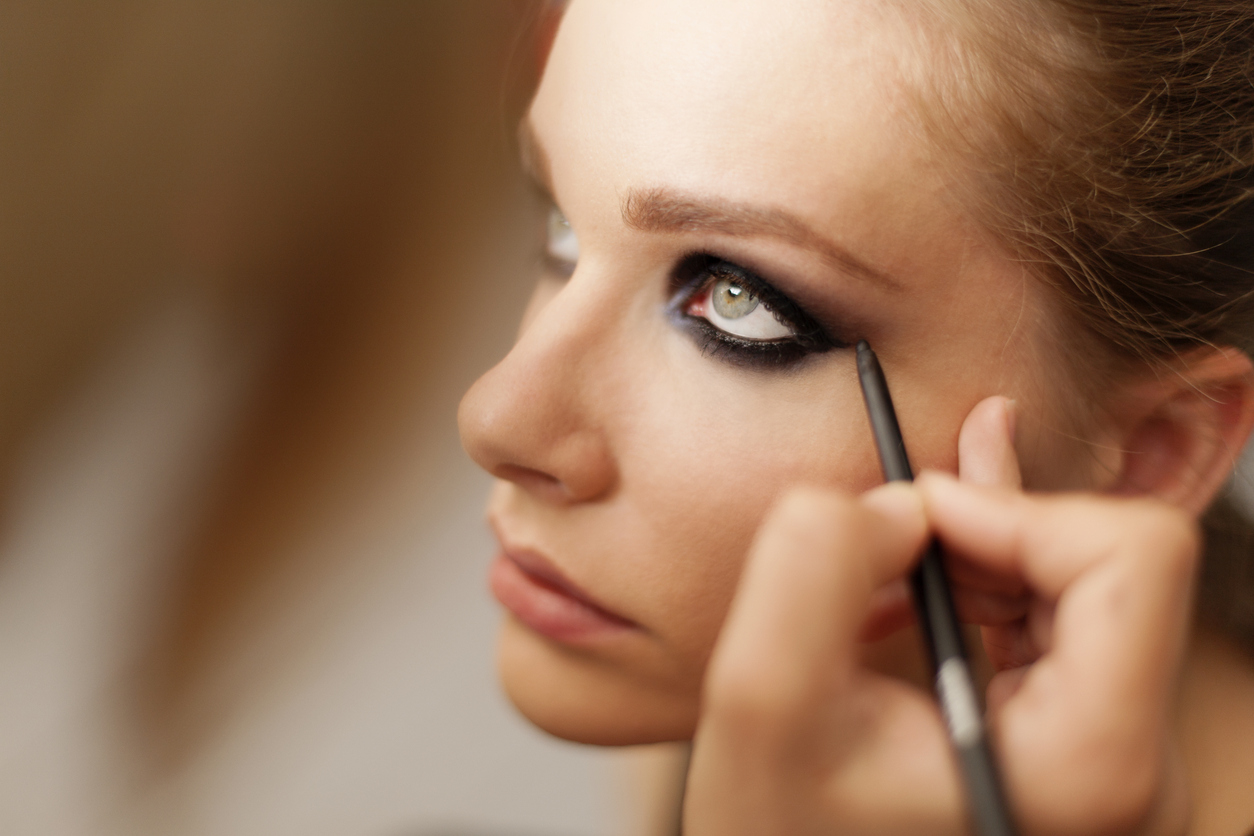 Fishtail-eyeliner-gia-na-petichete
