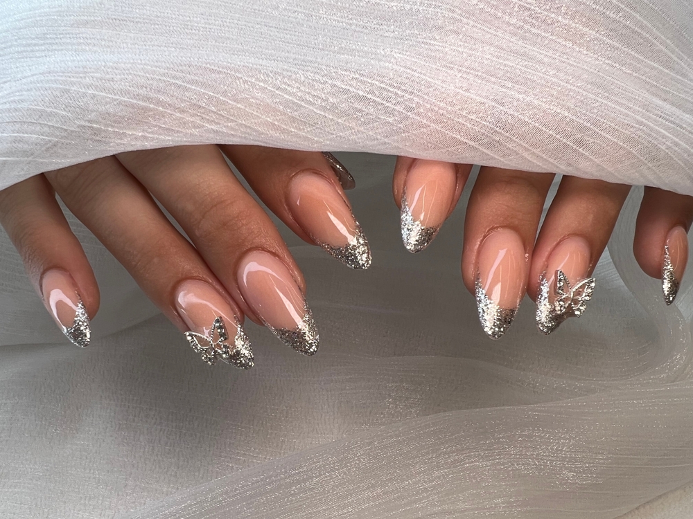 Glass-French-nails-i-monterna