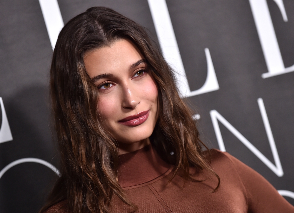 Hailey-Bieber-dite-ta-entiposiaka