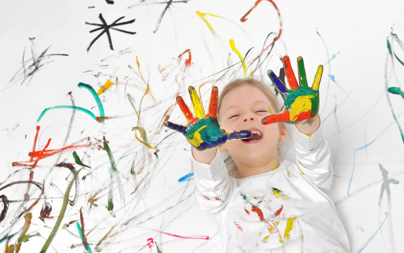 Messy-play-to-pio-dimiourgiko Messy play: Το πιο δημιουργικό χάος που χρειάζεται το παιδί σου