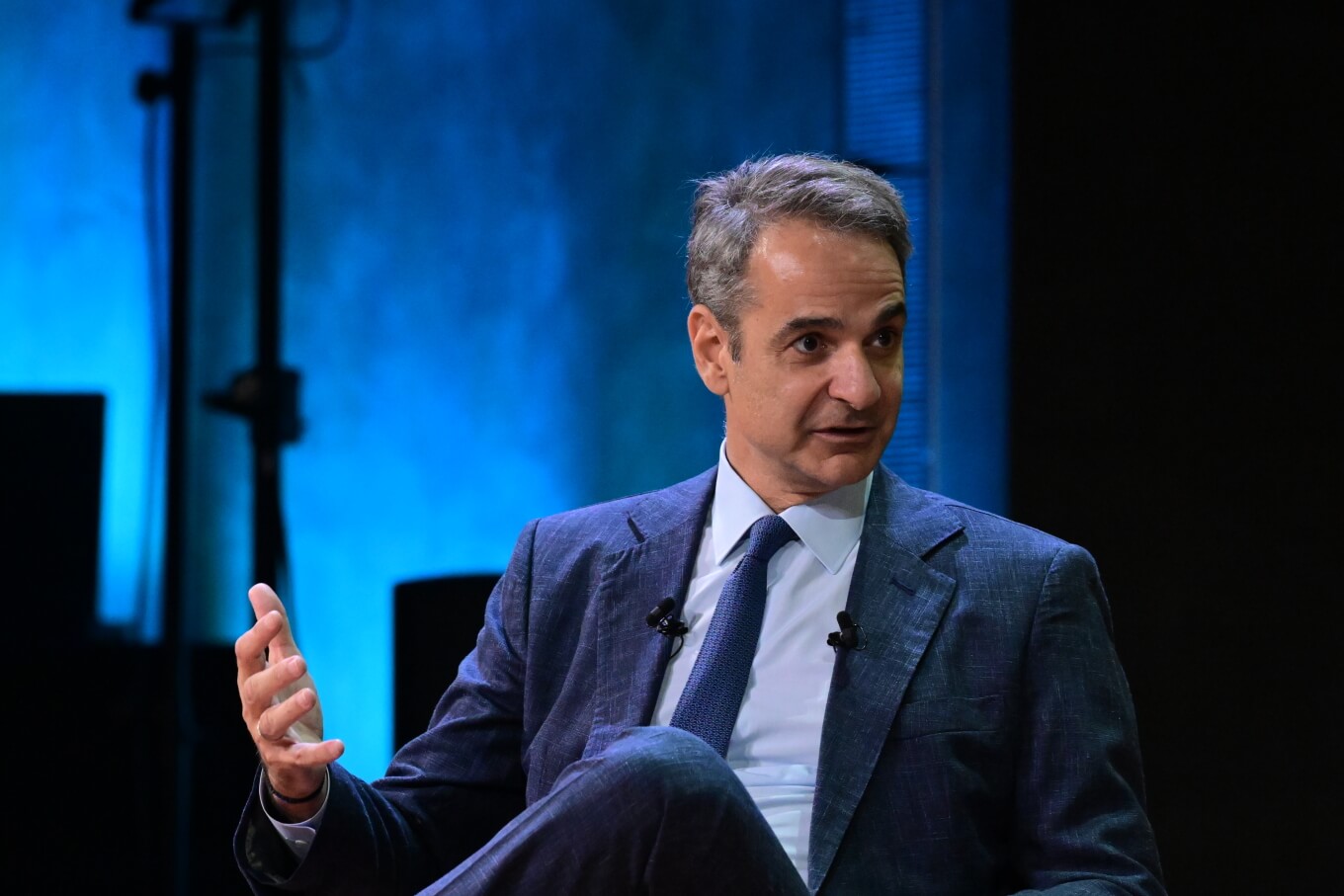 mitsotakis-den-afinoume-tous-gonis