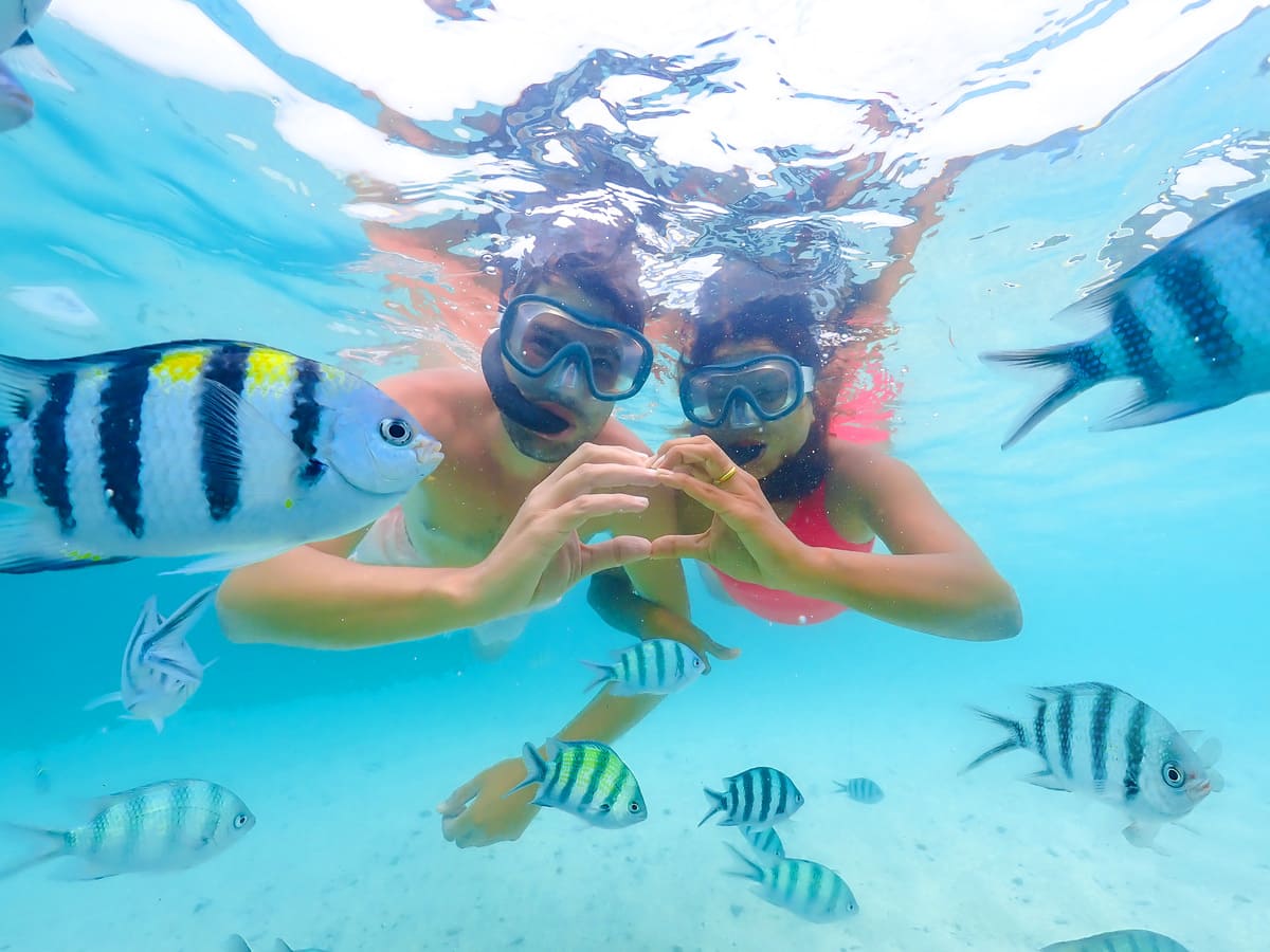 Snorkeling-maska-pedila-anapnefstiras…-ke Snorkeling: Μάσκα, πέδιλα, αναπνευστήρας… και μυήστε τα παιδιά στη μαγεία του θαλάσσιου βυθού