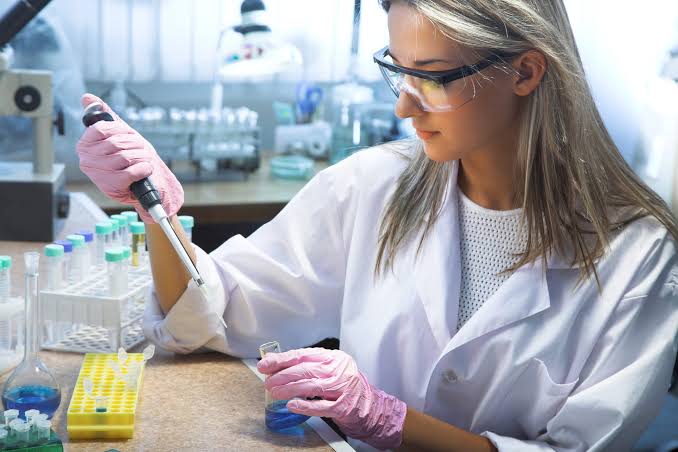 AGE ESTIMATION IN MEDICO-LEGAL CASES: GENERAL EXAMINATION AND MEDICO-LEGAL IMPORTANCE