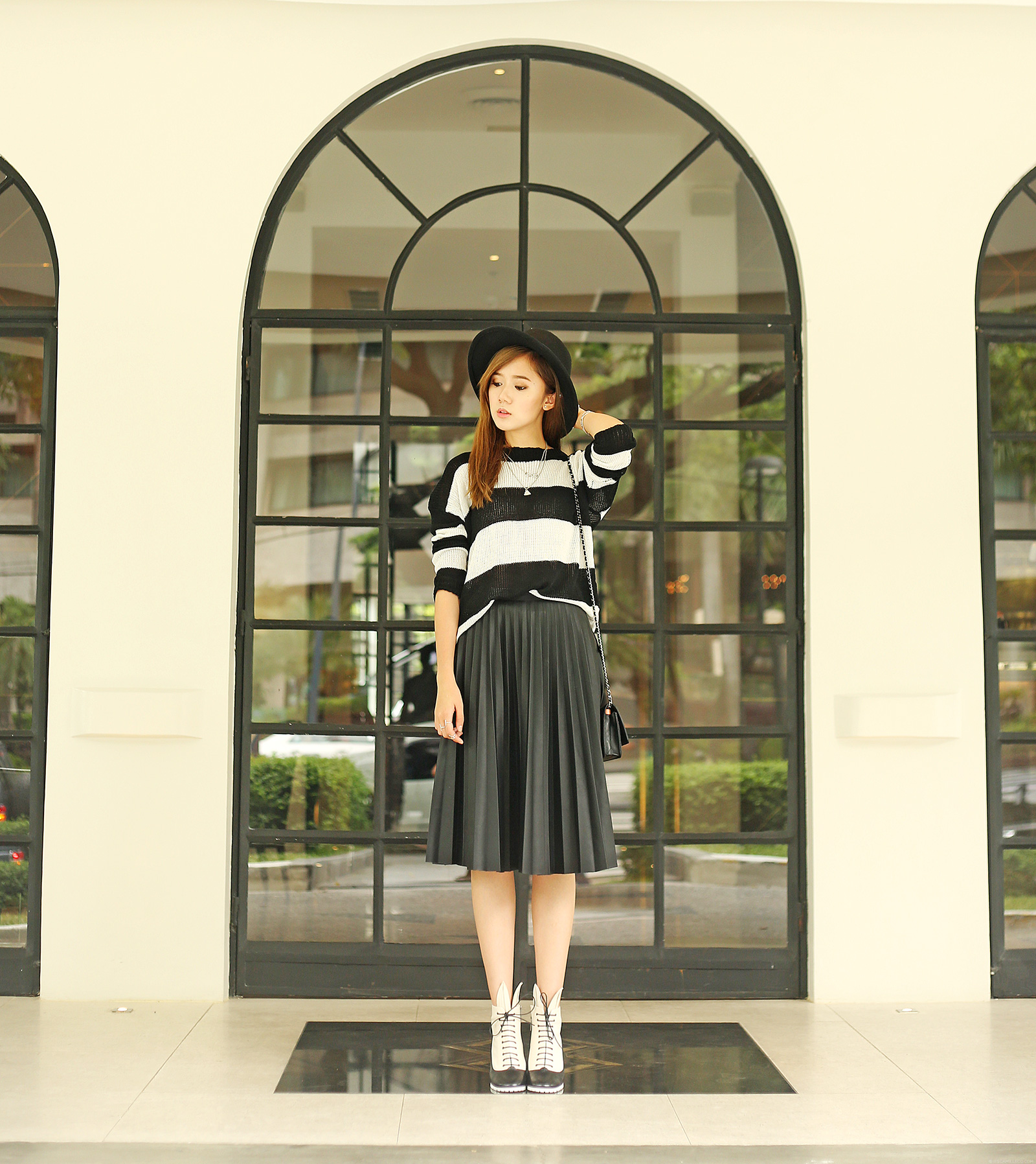 Monochrome Outfit Featuring Minna Parikka, Givenchy, Topshop | www.itscamilleco.com