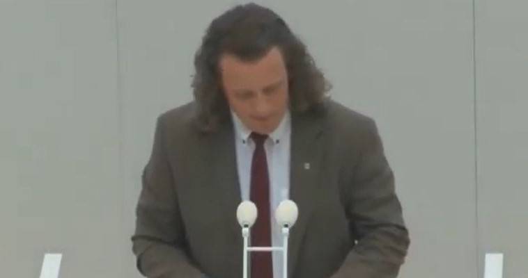 &Epsilon;&iota;&rho;&omega;&nu;&epsilon;ί&alpha; &tau;&eta;&sigmaf; &ldquo;&pi;&omicron;&lambda;&iota;&tau;&iota;&kappa;ή&sigmaf; &omicron;&rho;&theta;ό&tau;&eta;&tau;&alpha;&sigmaf;&rdquo; &sigma;&tau;&eta; &gamma;&epsilon;&rho;&mu;&alpha;&nu;&iota;&kappa;ή &Beta;&omicron;&upsilon;&lambda;ή