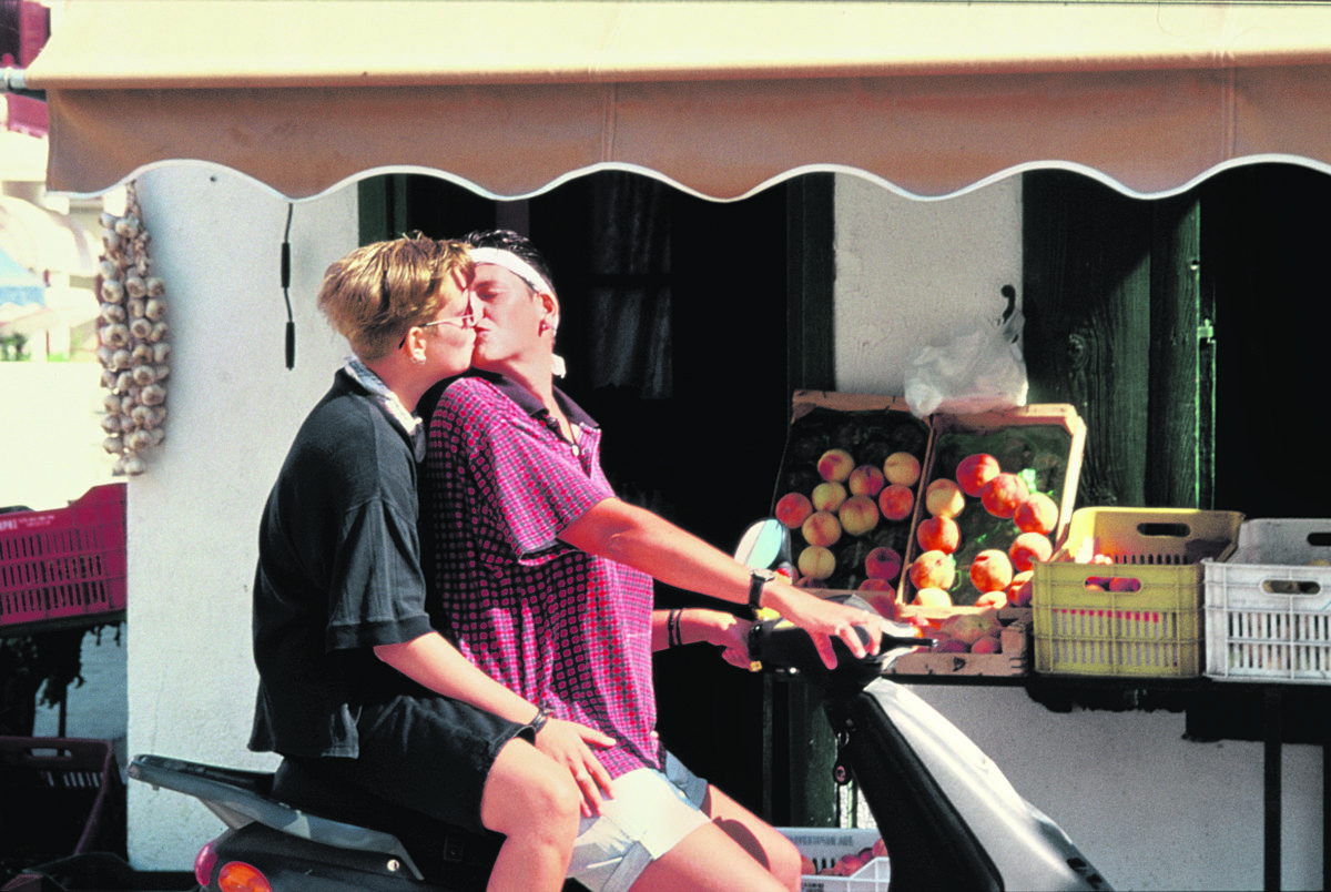 &Tau;&zeta;έ&lambda;&eta; &Chi;&alpha;&tau;&zeta;&eta;&delta;&eta;&mu;&eta;&tau;&rho;ί&omicron;&upsilon;: &laquo;A&nu;&tau;ί &nu;&alpha; &mu;&iota;&sigma;&omicron;ύ&nu; &tau;&omicron;&upsilon;&sigmaf; &gamma;&upsilon;&nu;&alpha;&iota;&kappa;&omicron;&kappa;&tau;ό&nu;&omicron;&upsilon;&sigmaf;, &mu;&iota;&sigma;&omicron;ύ&nu; &tau;&omicron;&upsilon;&sigmaf; queer&raquo;