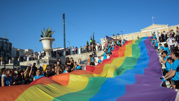 Athens Pride 2025: Σήμερα η πορεία υπερηφάνειας στην οποία «μετράμε φιλιά και απώλειες»