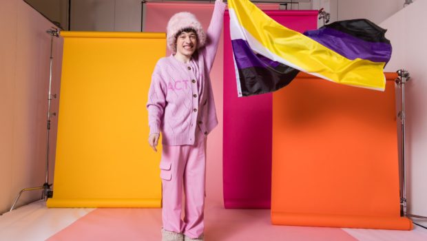 Eurovision: &Eta; &Epsilon;&Beta;U &alpha;&pi;&alpha;&gamma;&omicron;&rho;&epsilon;ύ&epsilon;&iota; &tau;&iota;&sigmaf; Pride &sigma;&eta;&mu;&alpha;ί&epsilon;&sigmaf; &alpha;&pi;ό &tau;&eta; &sigma;&kappa;&eta;&nu;ή