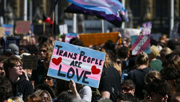 &Eta;&nu;&omega;&mu;έ&nu;&omicron; &Beta;&alpha;&sigma;ί&lambda;&epsilon;&iota;&omicron;: &Lambda;&Omicron;&Alpha;&Tau;&Kappa;&Iota;+ &phi;&iota;&lambda;&alpha;&nu;&theta;&rho;&omega;&pi;&iota;&kappa;έ&sigmaf; &omicron;&rho;&gamma;&alpha;&nu;ώ&sigma;&epsilon;&iota;&sigmaf; &pi;&rho;&omicron;&epsilon;&iota;&delta;&omicron;&pi;&omicron;&iota;&omicron;ύ&nu; &gamma;&iota;&alpha; &laquo;&pi;&rho;&alpha;&gamma;&mu;&alpha;&tau;&iota;&kappa;ή &kappa;&rho;ί&sigma;&eta;&raquo; &gamma;&iota;&alpha; &tau;&alpha; &tau;&rho;&alpha;&nu;&sigmaf; ά&tau;&omicron;&mu;&alpha;