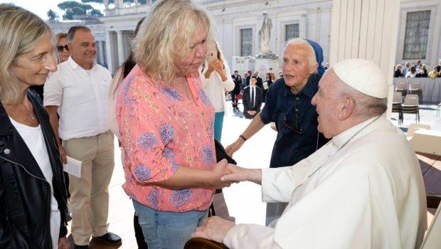 &Pi;ά&pi;&alpha;&sigmaf; &Phi;&rho;&alpha;&gamma;&kappa;ί&sigma;&kappa;&omicron;&sigmaf;: &Tau;&rho;&alpha;&nu;&sigmaf; &epsilon;&xi;&omicron;&mu;&omicron;&lambda;&omicron;&gamma;&omicron;ύ&nu;&tau;&alpha;&iota; &pi;&omega;&sigmaf; &tau;&iota;&sigmaf; &beta;&omicron;ή&theta;&eta;&sigma;&epsilon; &nu;&alpha; &nu;&iota;ώ&sigma;&omicron;&upsilon;&nu; &phi;&upsilon;&sigma;&iota;&omicron;&lambda;&omicron;&gamma;&iota;&kappa;έ&sigmaf;