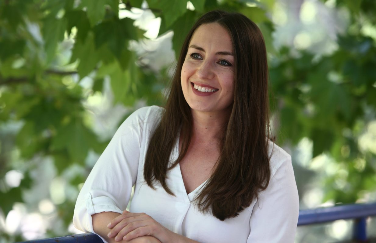 &Rho;&omicron;&upsilon;&mu;έ&nu;&alpha; &Mu;&pi;&omicron;&upsilon;&zeta;ά&rho;&omicron;&phi;&sigma;&kappa;&alpha;: &Omicron;&sigma;&omicron; &pi;&epsilon;&rho;&iota;&sigma;&sigma;ό&tau;&epsilon;&rho;&omicron; &mu;&alpha;&theta;&alpha;ί&nu;&epsilon;&iota;&sigmaf; &tau;ό&sigma;&omicron; &pi;&iota;&omicron; &delta;ύ&sigma;&kappa;&omicron;&lambda;&alpha; &gamma;&rho;ά&phi;&epsilon;&iota;&sigmaf;