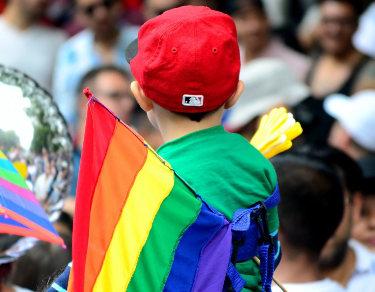 &Iota;&epsilon;&rho;ά &Sigma;ύ&nu;&omicron;&delta;&omicron;&sigmaf; &gamma;&iota;&alpha; &tau;&alpha; &omicron;&mu;ό&phi;&upsilon;&lambda;&alpha; &zeta;&epsilon;&upsilon;&gamma;ά&rho;&iota;&alpha;: &laquo;&Tau;&alpha; &pi;&alpha;&iota;&delta;&iota;ά &delta;&epsilon;&nu; &epsilon;ί&nu;&alpha;&iota; &kappa;&alpha;&tau;&omicron;&iota;&kappa;ί&delta;&iota;&alpha; &kappa;&alpha;&iota; &alpha;&xi;&epsilon;&sigma;&omicron;&upsilon;ά&rho;&raquo;