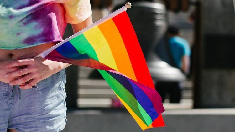 Ά. &Alpha;&pi;έ&rho;&gamma;&eta;: &Tau;&alpha; &alpha;&nu;&theta;&rho;ώ&pi;&iota;&nu;&alpha; &alpha;&tau;&omicron;&mu;&iota;&kappa;ά &delta;&iota;&kappa;&alpha;&iota;ώ&mu;&alpha;&tau;&alpha; &delta;&epsilon;&nu; &epsilon;ί&nu;&alpha;&iota; &theta;έ&mu;&alpha; &laquo;&omega;&rho;ί&mu;&alpha;&nu;&sigma;&eta;&sigmaf; &tau;&eta;&sigmaf; &kappa;&omicron;&iota;&nu;&omega;&nu;ί&alpha;&sigmaf;&raquo;