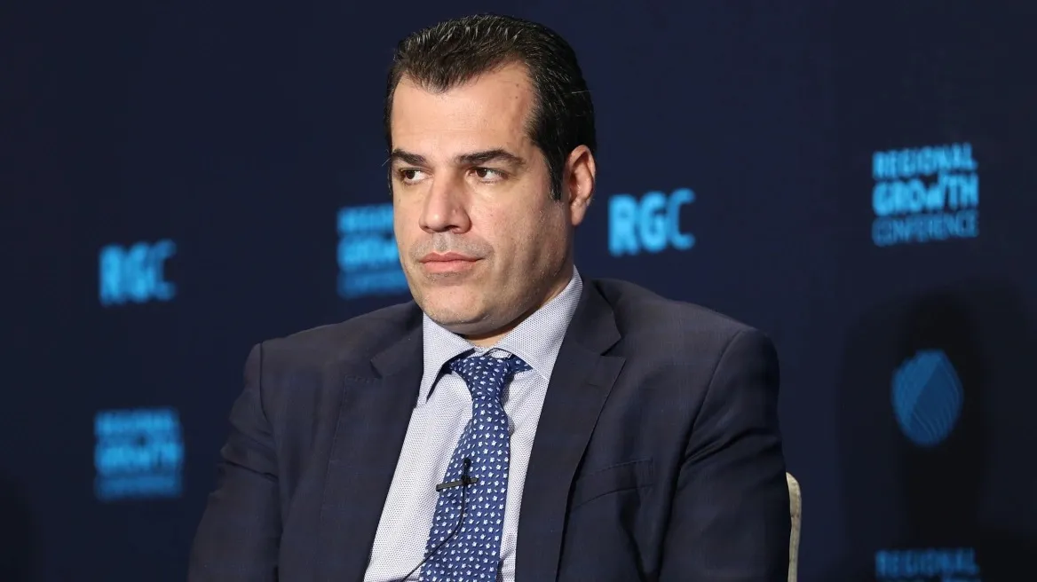 &Omicron; &Pi;&lambda;&epsilon;ύ&rho;&eta;&sigmaf; &nu;&iota;ώ&theta;&epsilon;&iota; &ldquo;&sigma;&tau;&omicron;&chi;&omicron;&pi;&omicron;&iota;&eta;&mu;έ&nu;&omicron;&sigmaf;&rdquo; &lambda;ό&gamma;&omega; &Lambda;&Omicron;&Alpha;&Tau;&Kappa;&Iota;+: &ldquo;&Pi;&omicron;&lambda;&iota;&tau;&iota;&kappa;ή &omicron;&rho;&theta;ό&tau;&eta;&tau;&alpha; &omicron; &gamma;ά&mu;&omicron;&sigmaf; &kappa;&alpha;&iota; &eta; &tau;&epsilon;&kappa;&nu;&omicron;&theta;&epsilon;&sigma;ί&alpha;&rdquo;