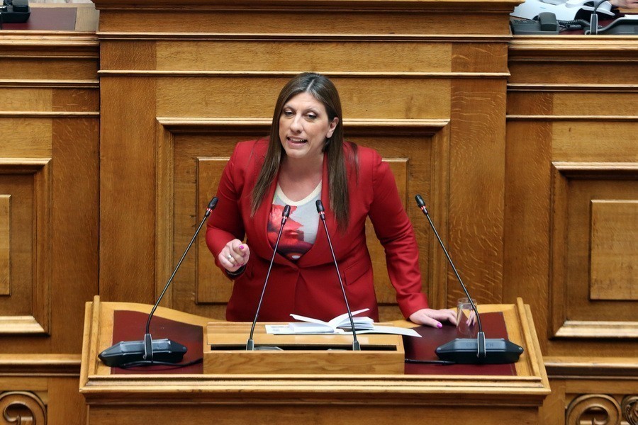 «Εισβολή» της Ζωής Κωνσταντοπούλου στην αίθουσα της Εξεταστικής για τα Τέμπη: Αρνείται να