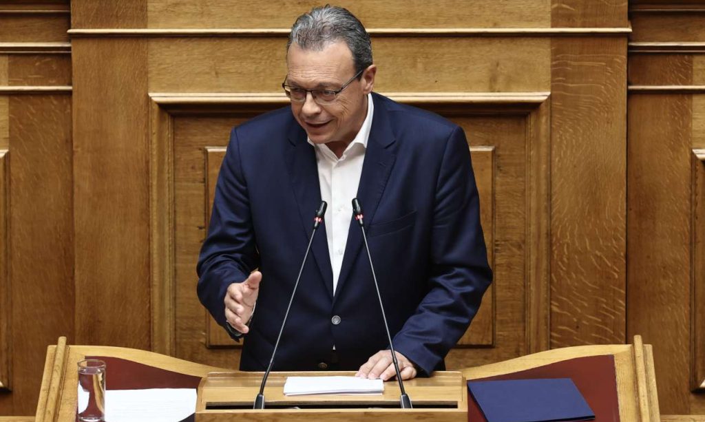 Πρεμιέρα Φάμελλου: Ευχαριστώ στον (απόντα) Τσίπρα, κριτική στον Μητσοτάκη