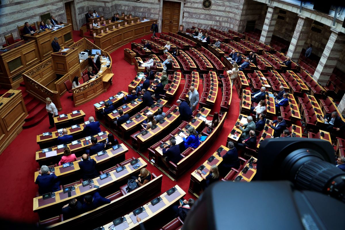 Απορρίφθηκε-η-άρση-ασυλίας-των-14-βουλευτών-της-ΝΔ-μετά-τη-μήνυση-της-Καρυστιανού