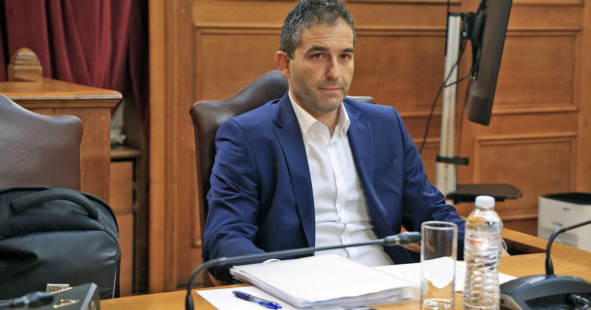 galazio-vertigko-stin-exetastiki-– Γαλάζιο βέρτιγκο στην Εξεταστική – Δεν ήξεραν ποιος είχε τη «γραμμή» και ποιος συντάσσονταν κατά λάθος με την αντιπολίτε