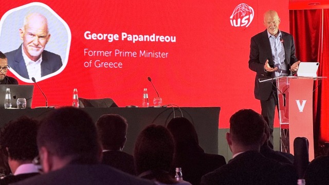 Γιώργος Παπανδρέου σε νεολαία της Σοσιαλιστικής Διεθνούς: Είμαστε ενάντια στο σύστημα, όχι