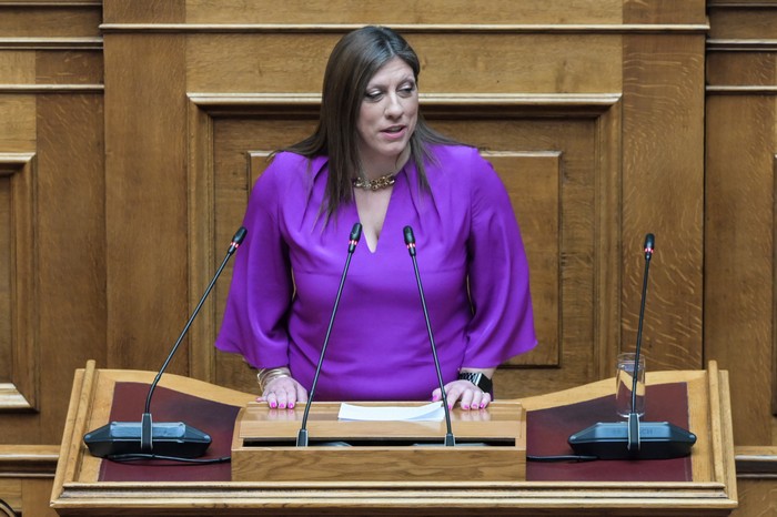 Χαμός με Κωνσταντοπούλου στην εξεταστική για τα Τέμπη: Δεν έφευγε από την αίθουσα
