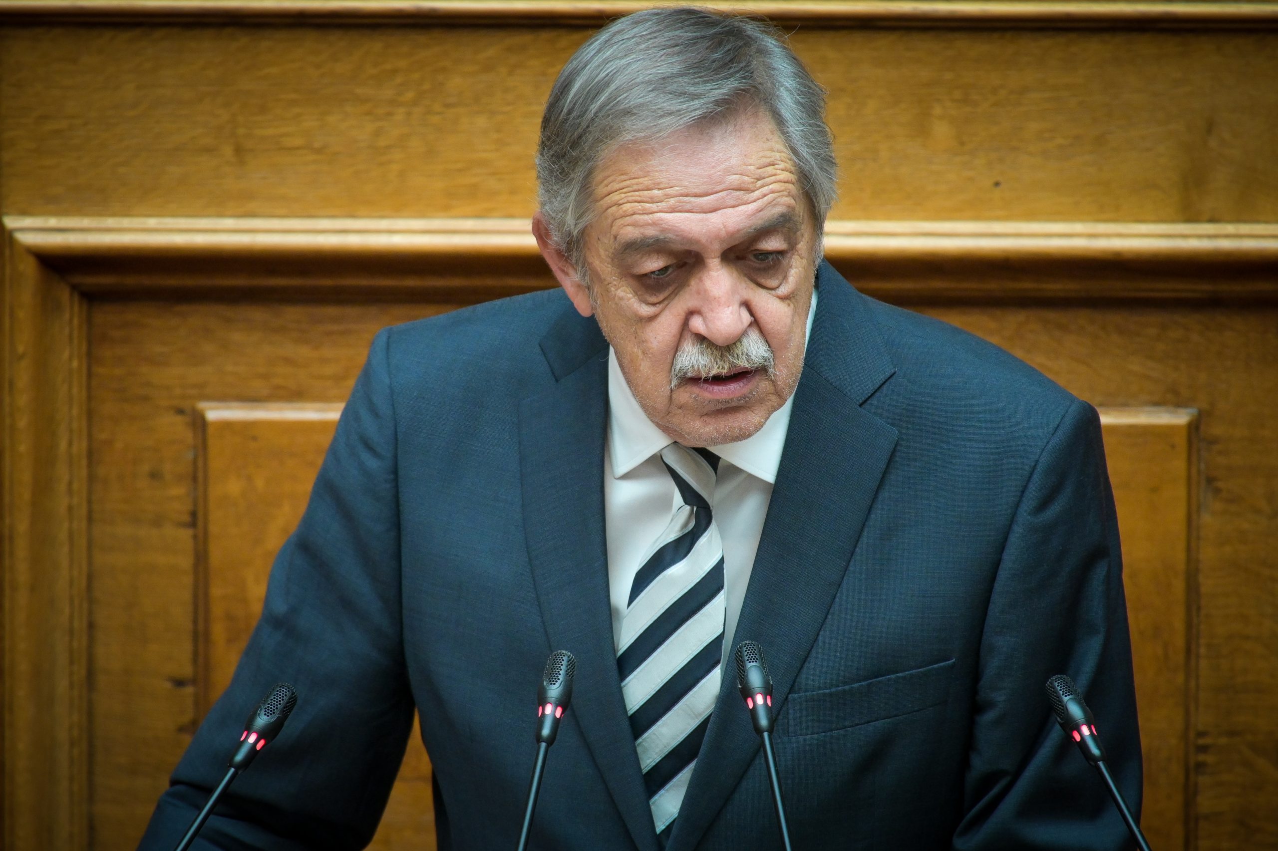koukoulopoulos-plithorismos-me-tin-ipografi