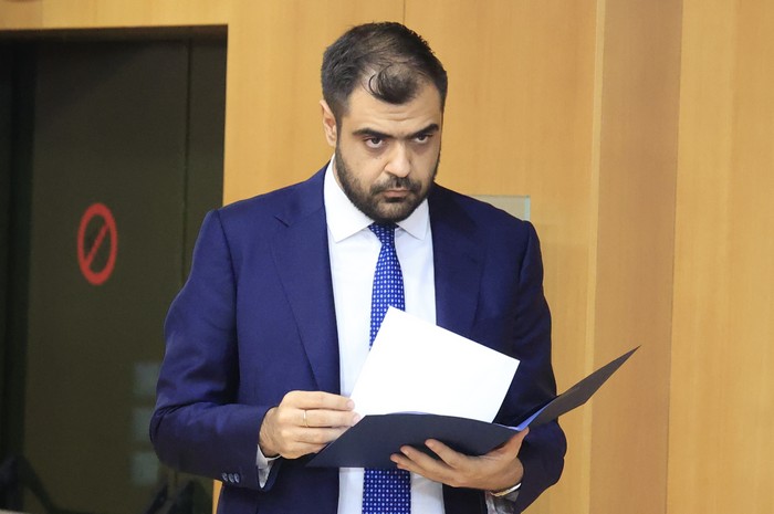 marinakis-den-tha-iparchi-ilikiako
