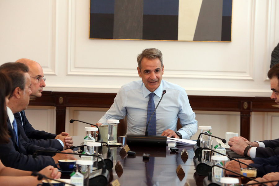 Mitsotakis-dodeka-paremvasis-etimes-pros