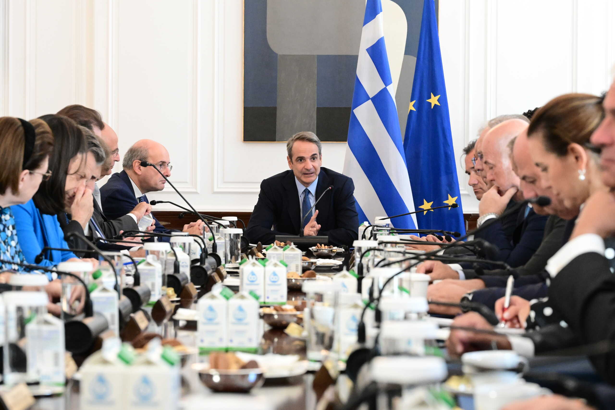 mitsotakis-sto-ipourgiko-afstiropiisi-ton mitsotakis-sto-ipourgiko-afstiropiisi-ton