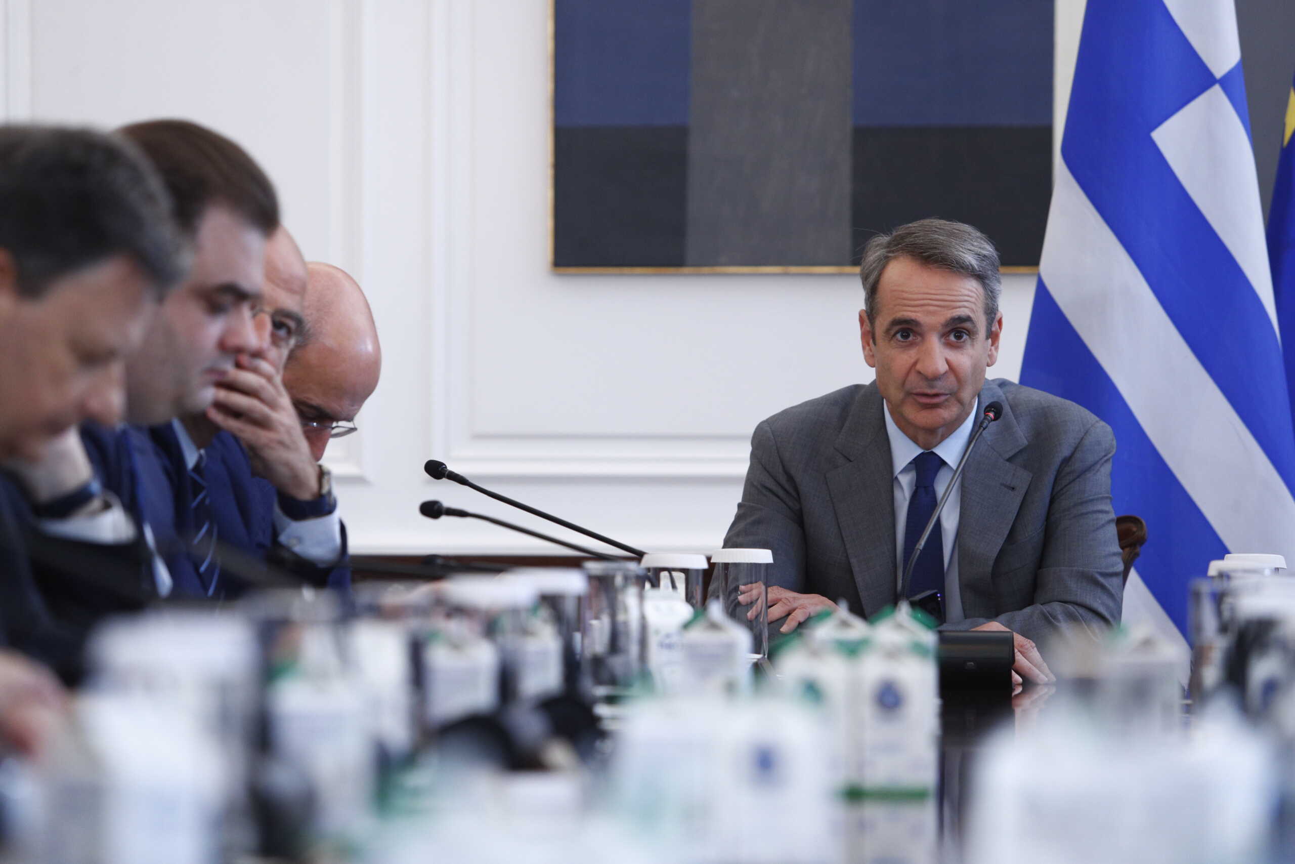 mitsotakis-sto-ipourgiko-echoume-brosta mitsotakis-sto-ipourgiko-echoume-brosta