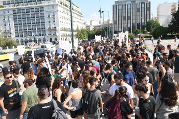 ΝΟΜΟΣΧΕΔΙΟ-ΦΙΜΩΣΗΣ-ΚΑΙ-ΚΑΤΑΣΤΟΛΗΣ-ΣΤΑ-ΠΑΝΕΠΙΣΤΗΜΙΑ-Φοιτητές-σωματεία-απαντούν-Ο-αγώνας-συνεχίζεται-να-μείνει-στα-χαρ