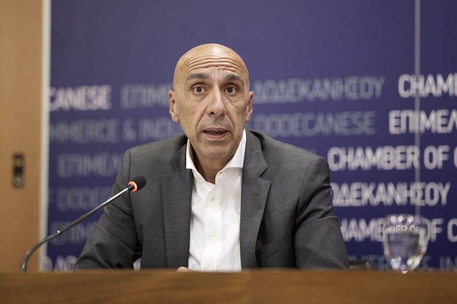 o-giannis-bratakos-epistrefi-stin