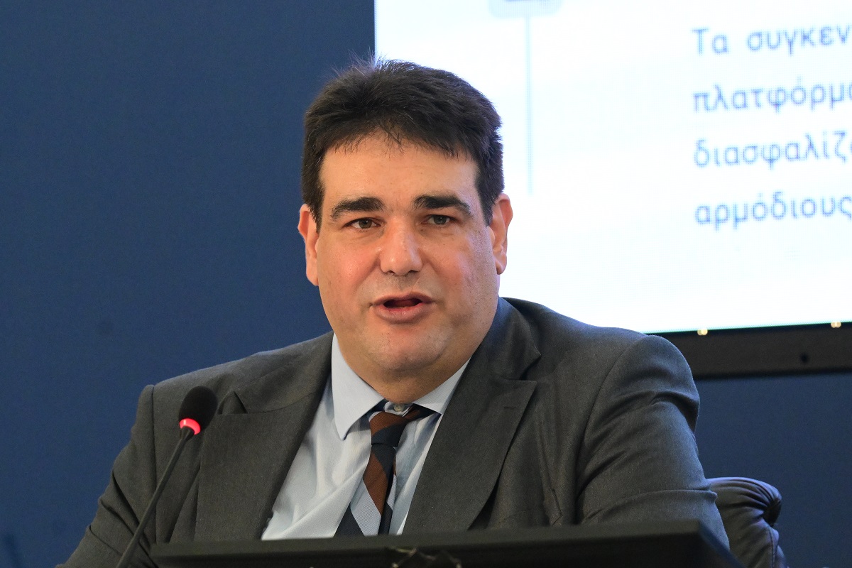 Ο Λιβάνιος ετοιμάζει πρόταση για τους «λαθραίους» σταυρούς στα ψηφοδέλτια