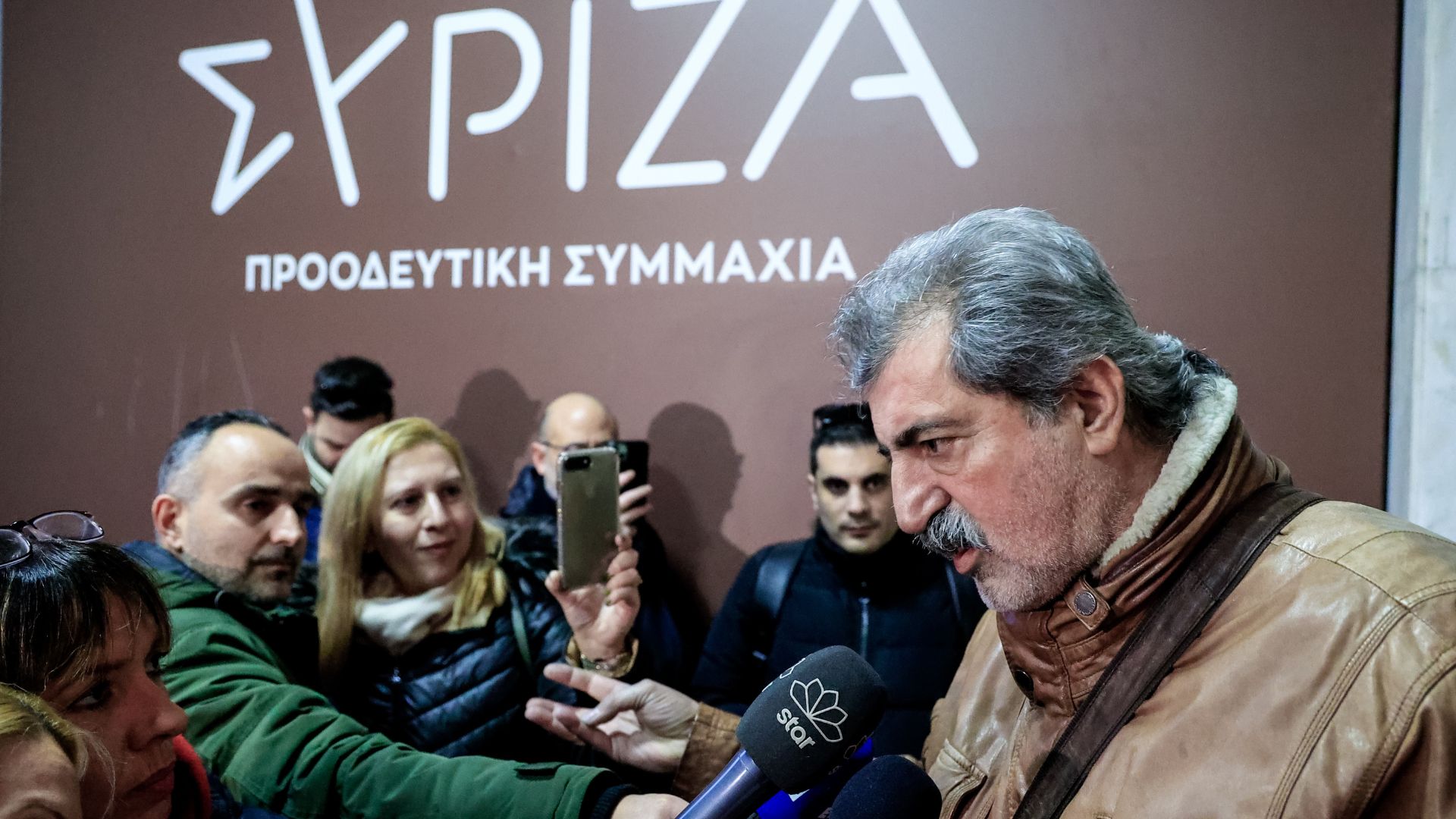 ΣΥΡΙΖΑ: Σε εξέλιξη η συνεδρίαση της Πολιτικής Γραμματείας – Με καθυστέρηση έφτασε ο Πολάκη