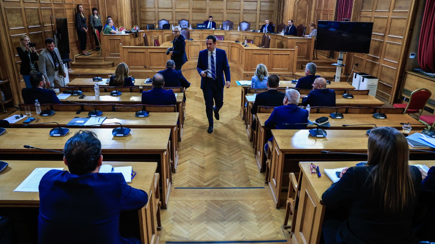 Σφίγγει η θηλιά του ΟΠΕΚΕΠΕ – Η κυβέρνηση αναβάλλει τις καταθέσεις κρίσιμων μαρτύρων με κομβικό ρόλο