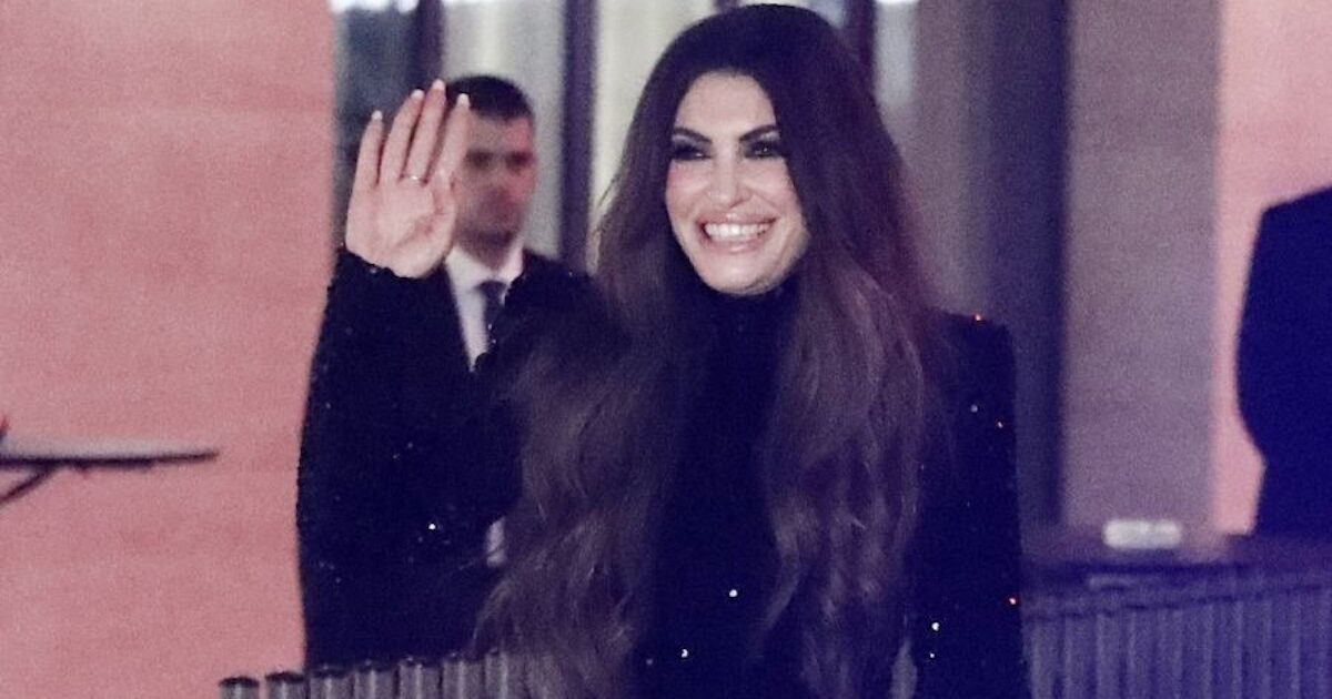 Στην Αθήνα η Γκιλφόιλ – Πρώτη εμφάνιση σε δεξίωση για τους Αμερικανούς πεζοναύτες (εικόνες, βίντεο)