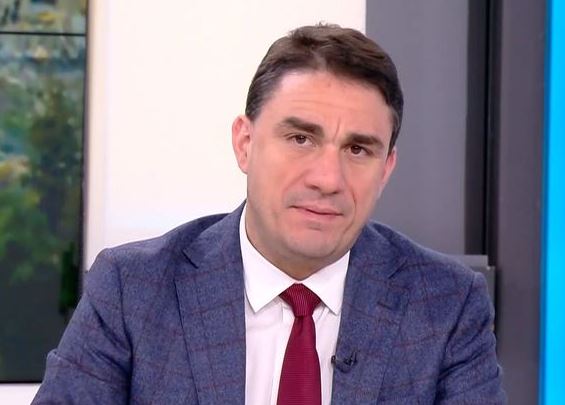 tsoukalas-i-kivernisi-echi-exafanisi