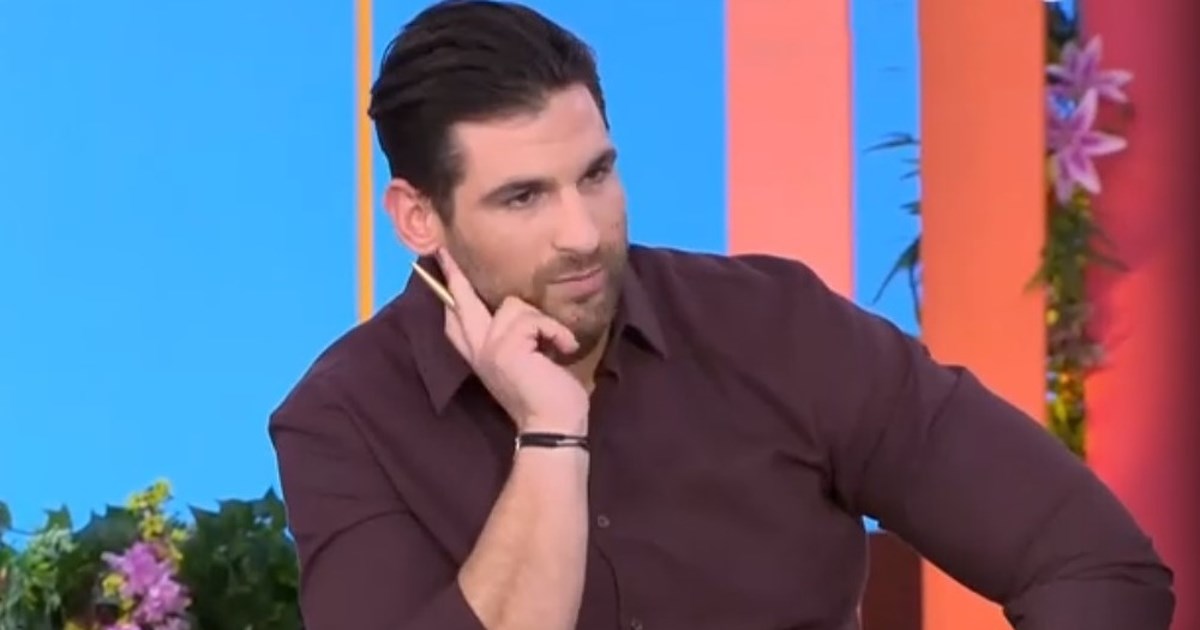 Ετεοκλής Παύλου: ‘Εγώ προσβλήθηκα προσωπικά και ένιωσα πολύ άσχημα. Δεν μπορούσα να ντυθώ για πολύ καιρό’