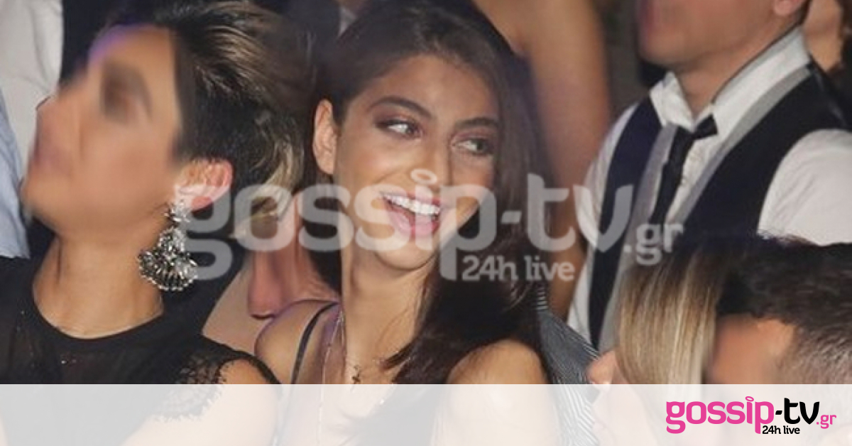 Ειρήνη Καζαριάν: Βραδινή έξοδος για τη νικήτρια του GNTM με εντυπωσιακό βελούδινο μπλε φόρεμα!