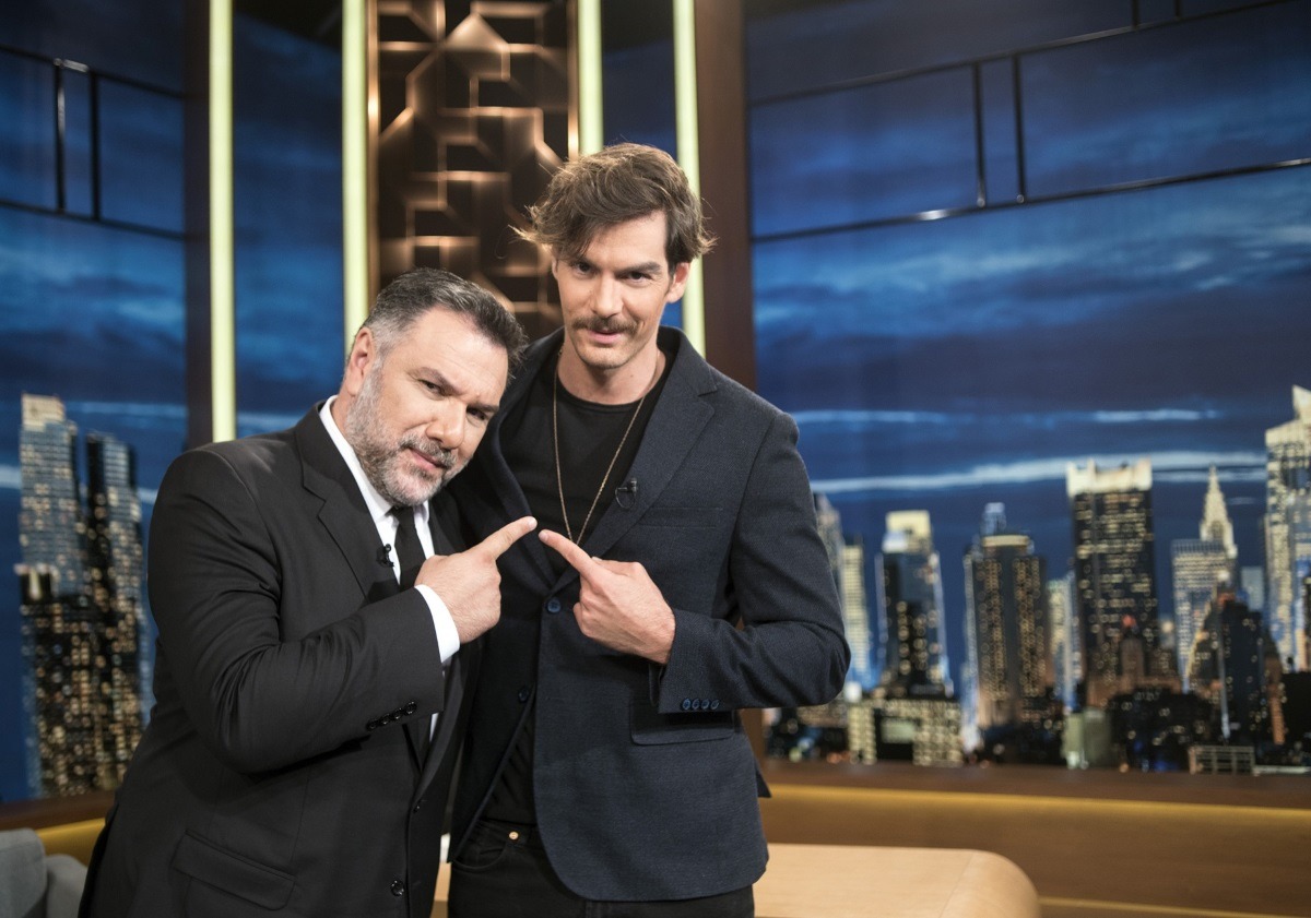 The 2night Show: Οι αποψινοί καλεσμένοι του Γρηγόρη Αρναούτογλου – Zappit