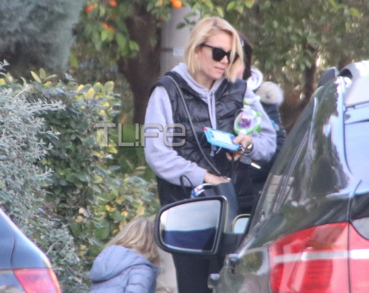 Βίκυ Καγιά: Η καθημερινότητα με τον σύζυγό της και τη μικρή Μπιάνκα! Πού τους “συνέλαβε” ο φωτογραφικός φακός! [pics] – TLIFE