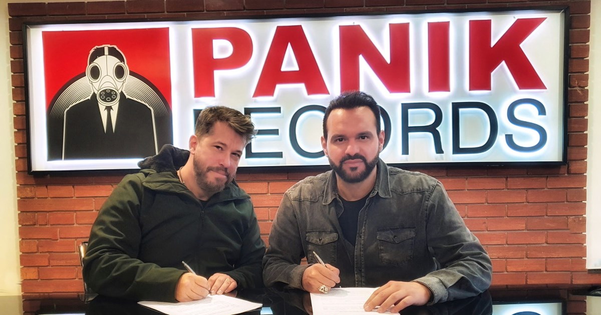 Ο Χάρης Βαρθακούρης στην οικογένεια της Panik Reords