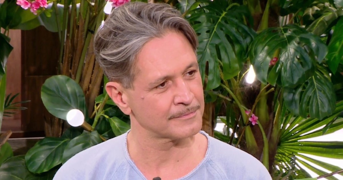 Αιμίλιος Χειλάκης: ‘Διαλύθηκα – Ήμουν με ίωση και γυρίζαμε μέσα στο κρύο και την υγρασία’