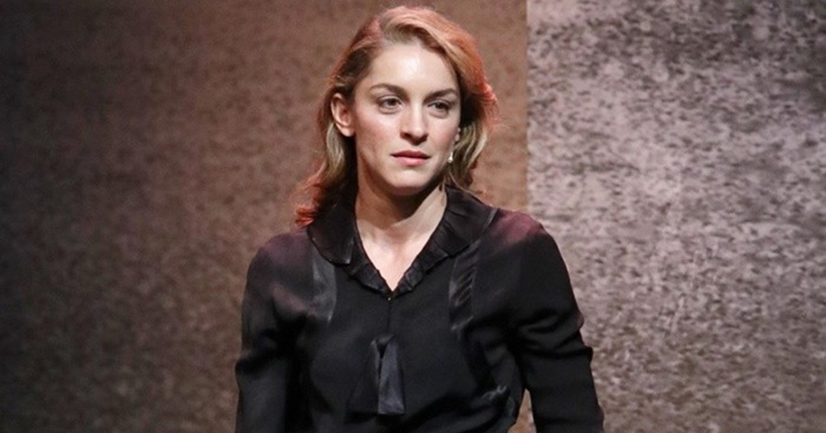 Αγνώριστη η Γιούλικα Σκαφιδά | Η δημόσια εμφάνιση με πλατινέ μαλλιά