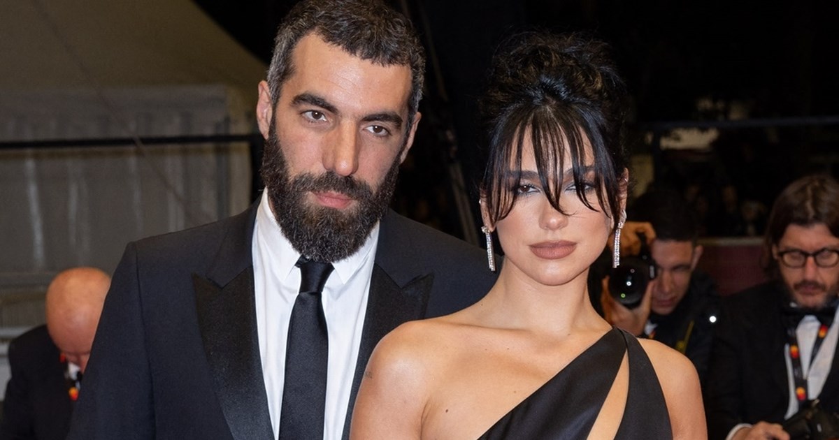 Dua Lipa | 10 φωτογραφίες απός τις διακοπές της με τον Romain Gavras στη Σίφνο